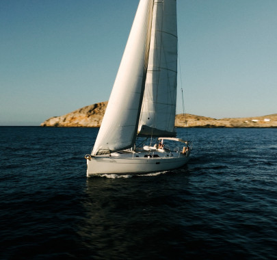 Private Full Day Sailing Cruise to Dia Island